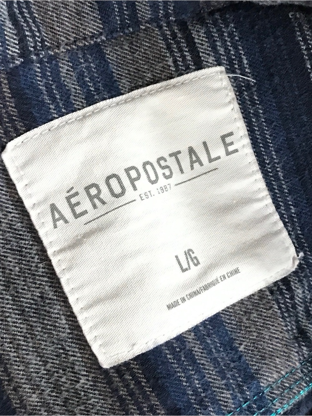 Aeropostale Men’s Navy and Gray Horizontal Stripe Button-Down Shirt - Picture 4 of 4